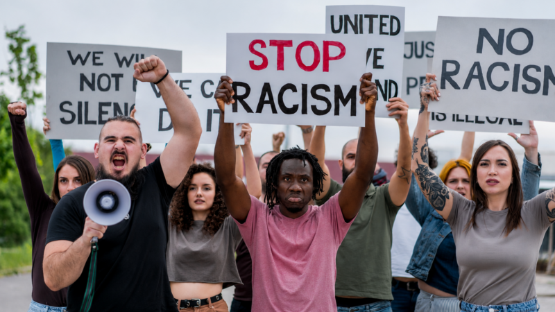 Protégé : L&rsquo;impact de la discrimination et du racisme sur l&rsquo;intégration des jeunes migrants en France